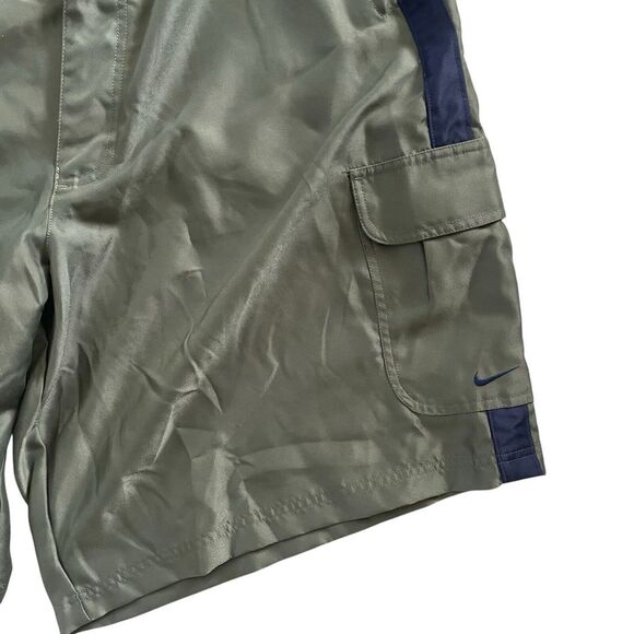 Vintage Nike Shorts Mens‎ 2XL Green Cargo Zip Fly Pockets Y2K Basketball Swoosh - Picture 3 of 5